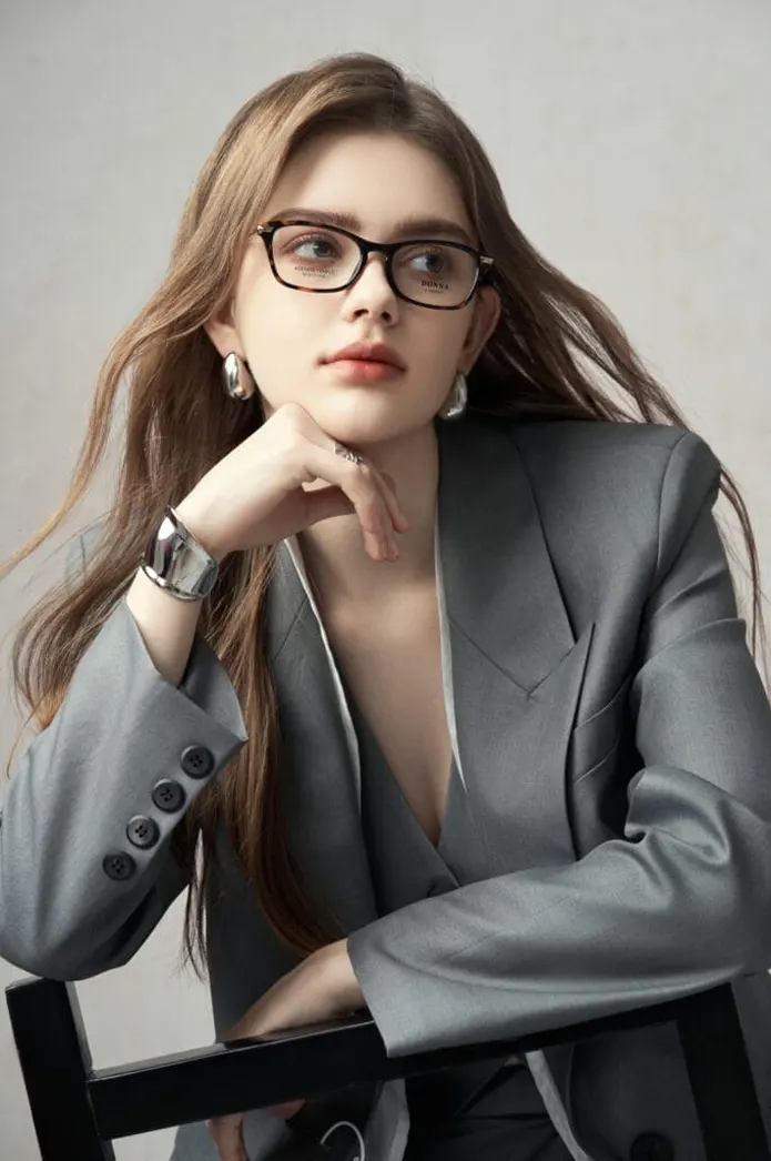 Essence of DONNA